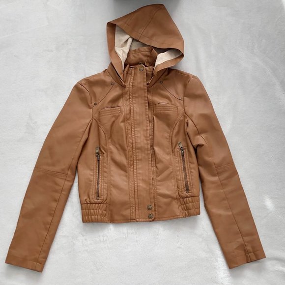 SOLD - Guess Caramel Crop Leather Jacket - Vegan Leather - Picture 2 of 5